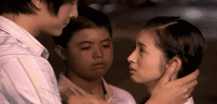 撒狗糧.gif
